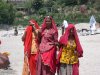 donne dopo il bagno nel Gange